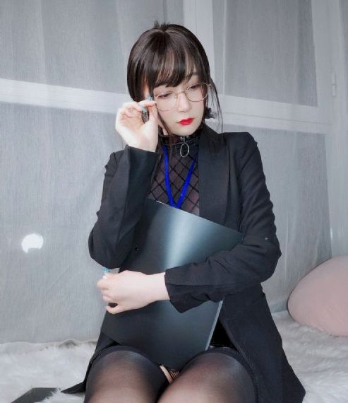 丰满的大胸女朋友3在线看